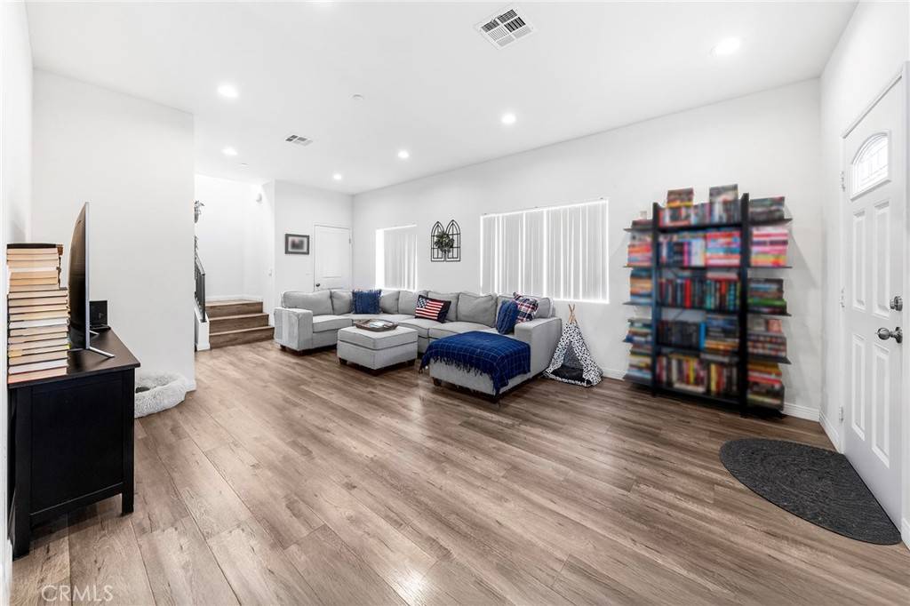 Azusa, CA 91702,418 N Dalton AVE