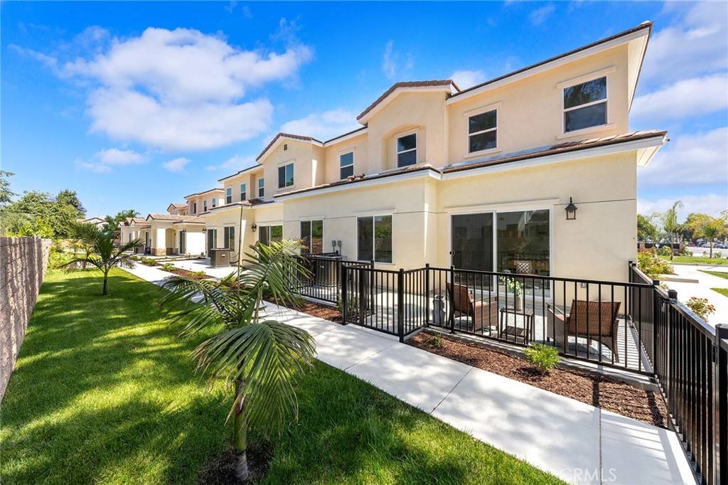 1202 S San Antonio AVE, Pomona, CA 91766