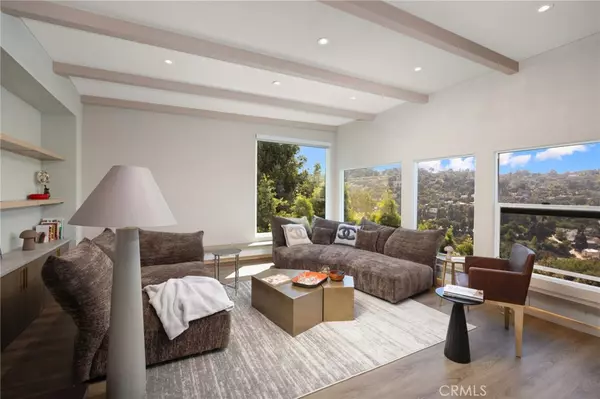 Los Angeles, CA 90068,3233 Tareco DR