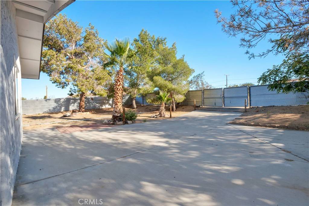 Joshua Tree, CA 92252,61638 La Jolla DR