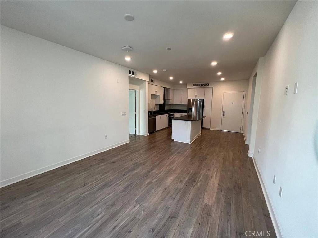 Irvine, CA 92612,2404 Nolita