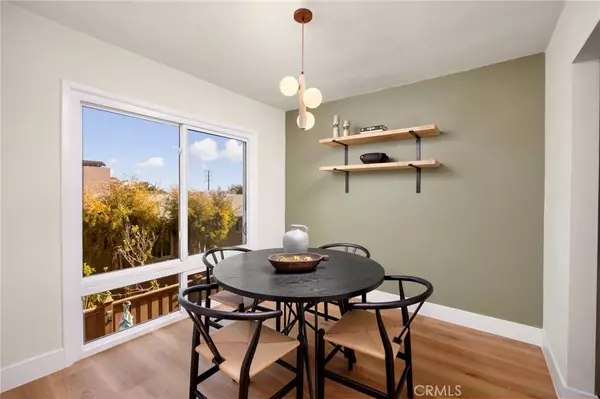 West Hollywood, CA 90069,1010 Palm AVE #207