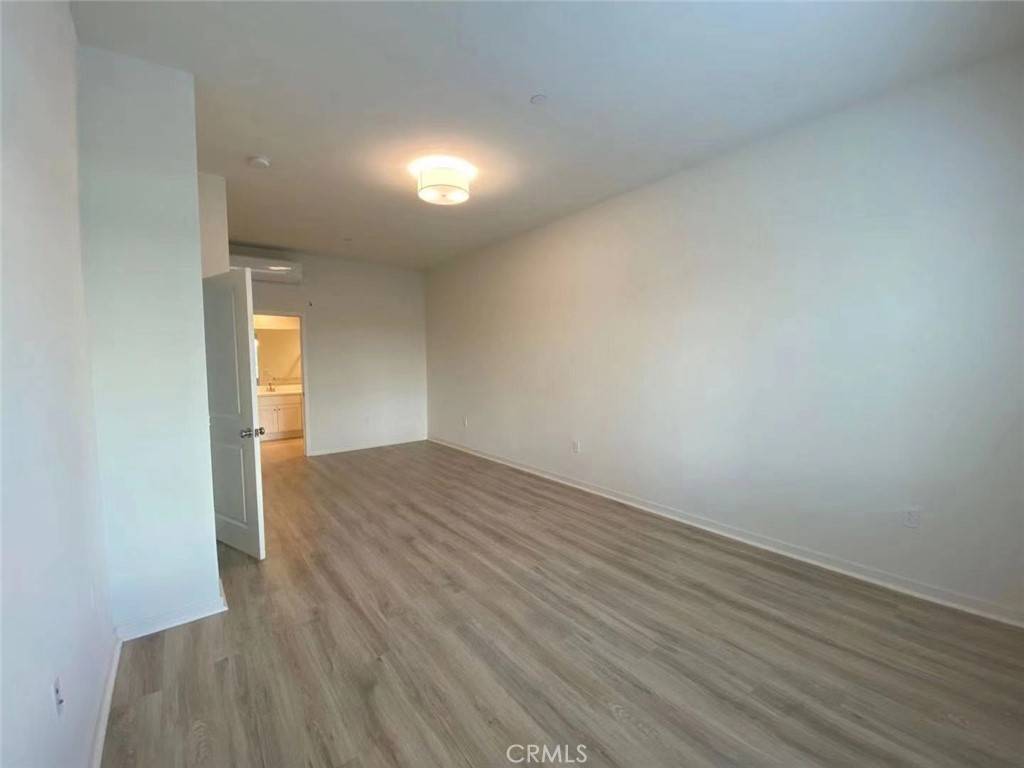 Irvine, CA 92618,143 Frame
