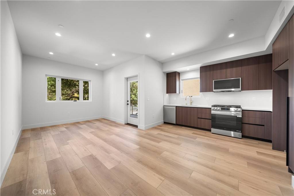 Pasadena, CA 91101,150 S Oak Knoll AVE #201