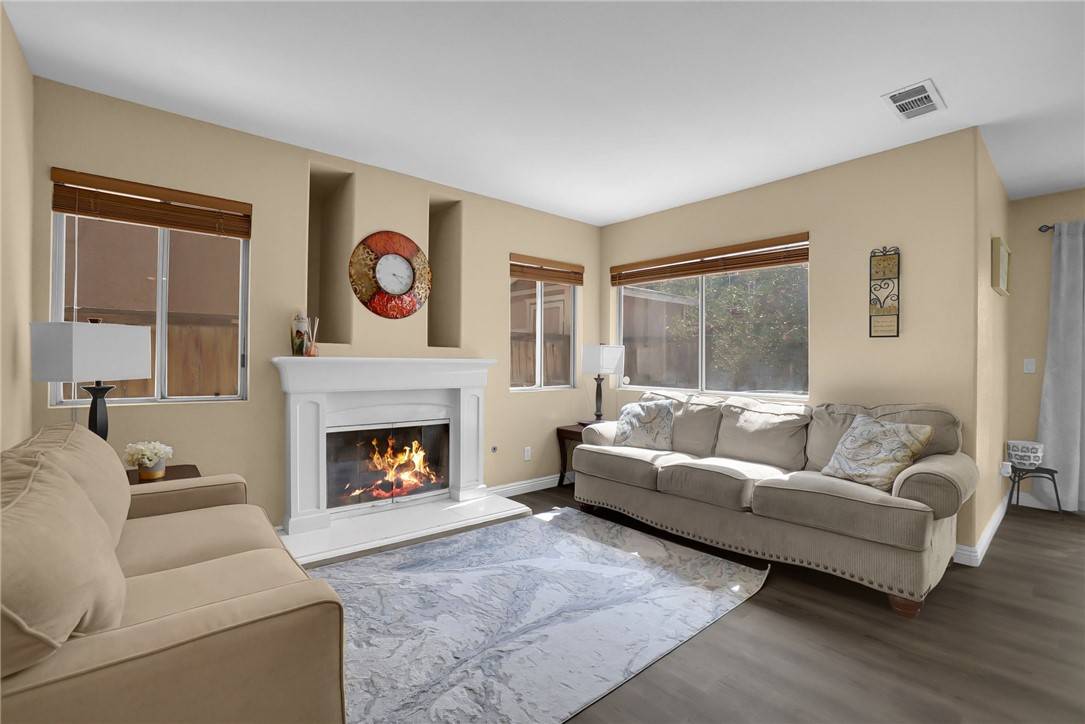Lancaster, CA 93536,42523 56th ST W