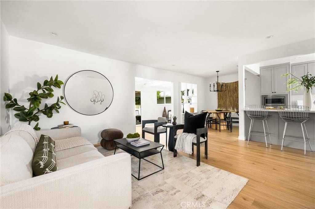 Van Nuys, CA 91406,17216 Lorne ST