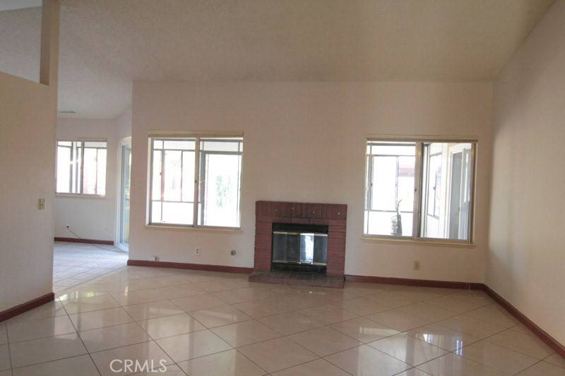 Fontana, CA 92335,18065 Dorsey WAY