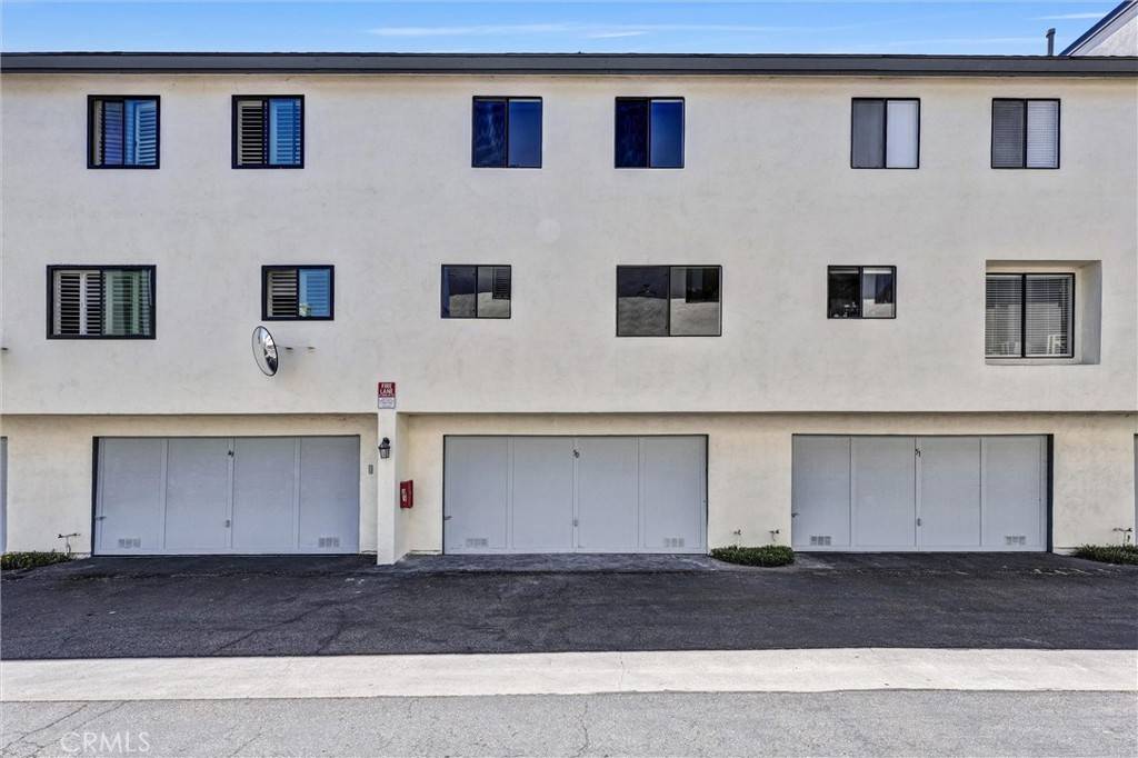 Lawndale, CA 90260,15111 Freeman AVE #50