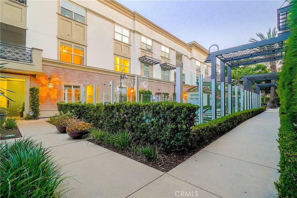 Anaheim, CA 92805,411 S Anaheim BLVD #4