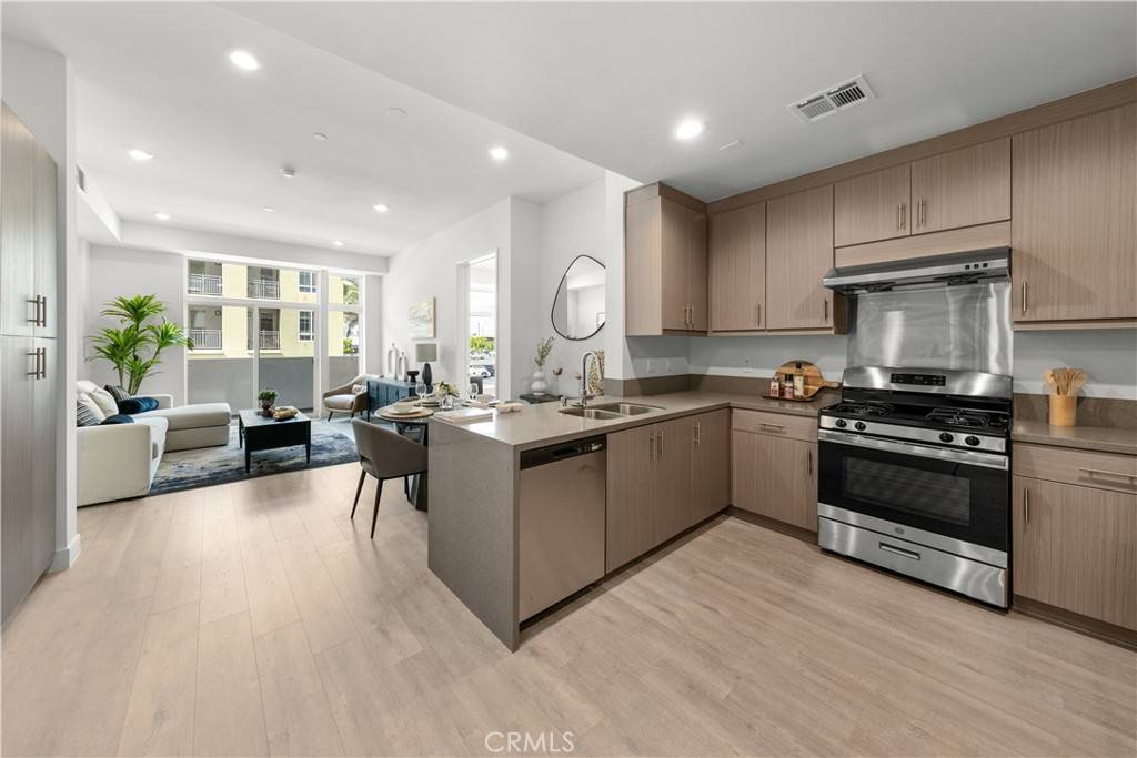 168 S Monterey ST #502, Alhambra, CA 91801