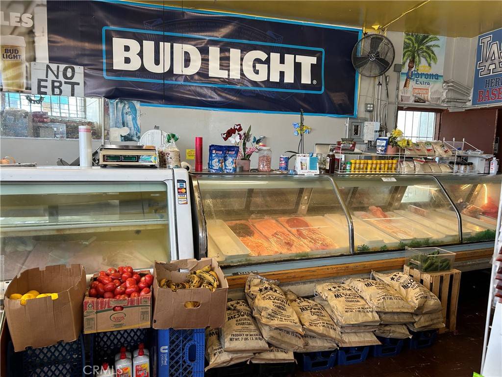 East Los Angeles, CA 90022,5482 E Beverly BLVD