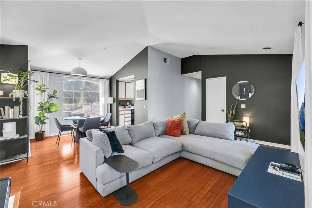 118 Gallery WAY, Tustin, CA 92782