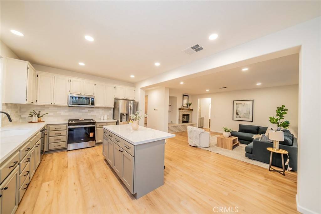 Corona, CA 92881,2455 Mcmackin DR