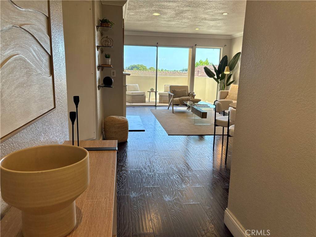 Los Alamitos, CA 90720,3845 Farquhar AVE #212