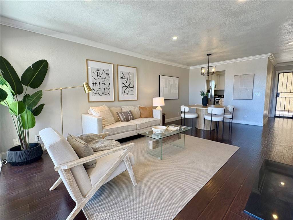 Los Alamitos, CA 90720,3845 Farquhar AVE #212