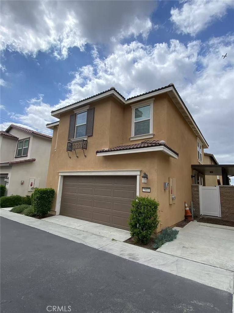 Eastvale, CA 92880,5901 Oatfield AVE