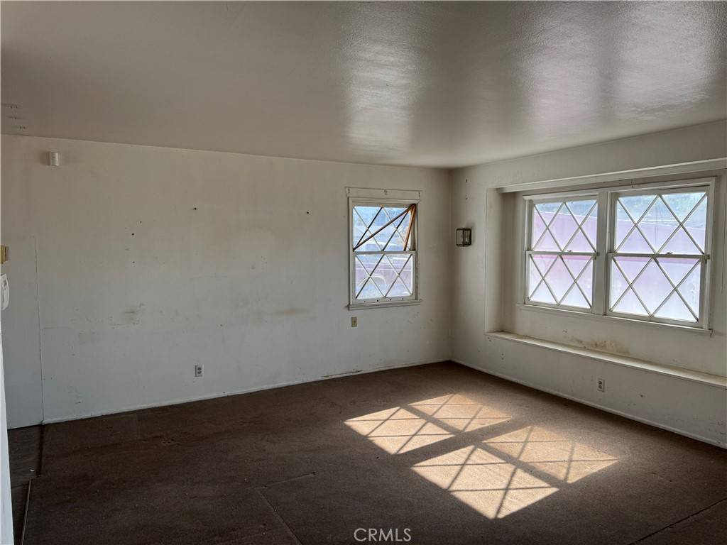 Redlands, CA 92374,1327 Berkeley DR