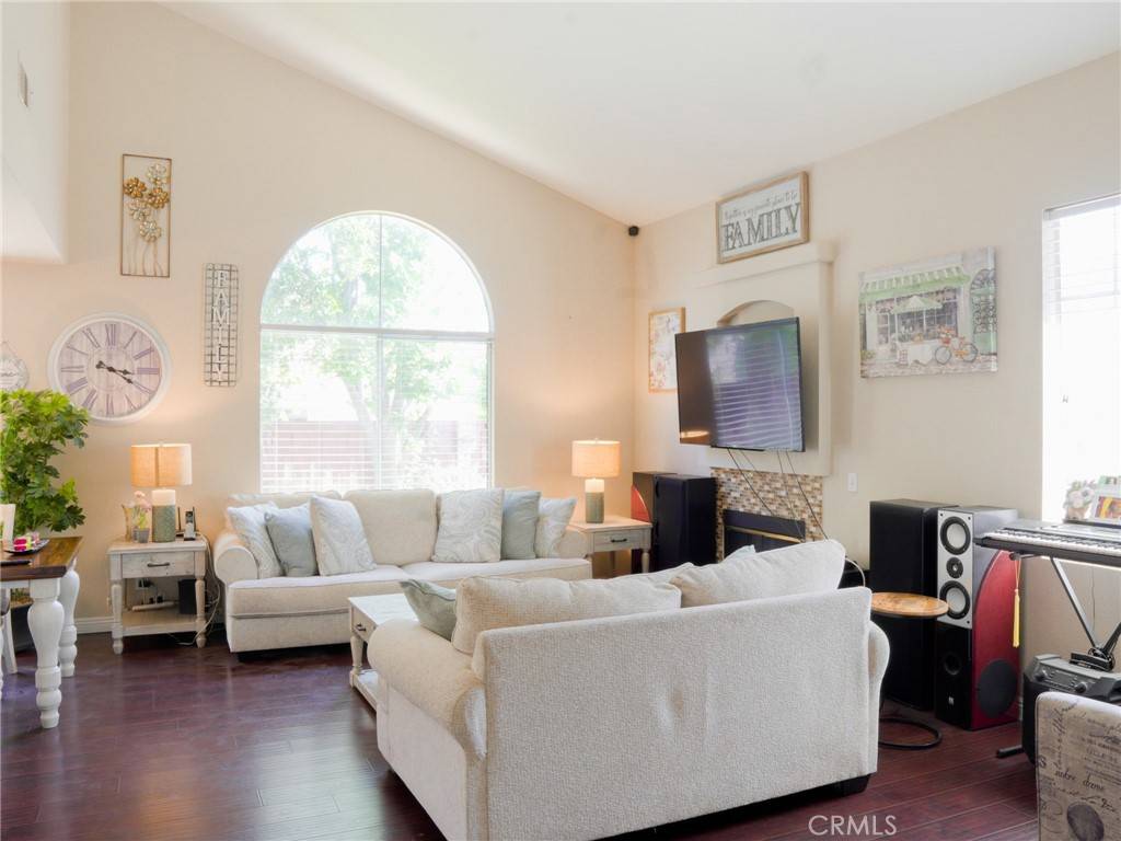 Pomona, CA 91766,138 Greenhedge LN