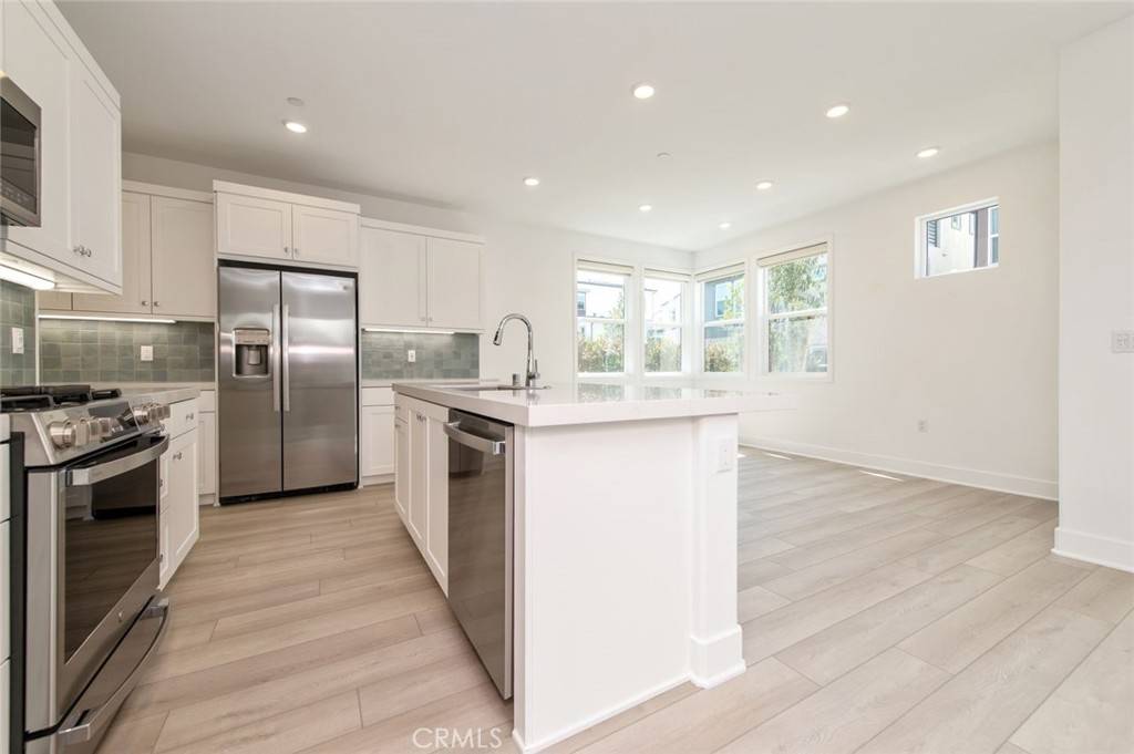 Irvine, CA 92618,474 Lobata