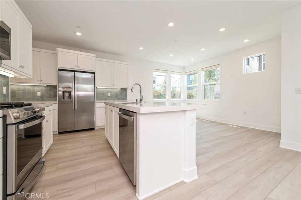 Irvine, CA 92618,474 Lobata