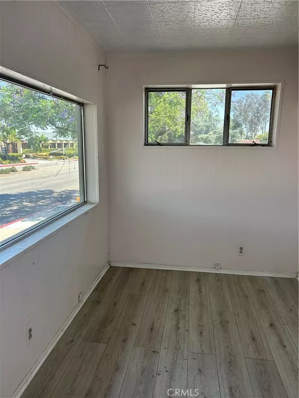Claremont, CA 91711,309 S Indian Hill