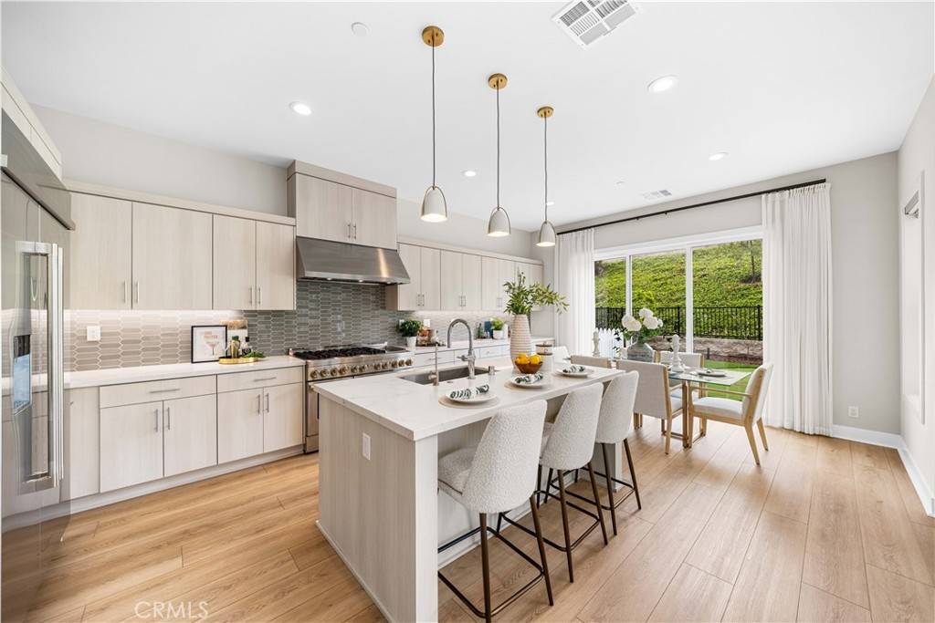 Lake Forest, CA 92630,281 Burwood