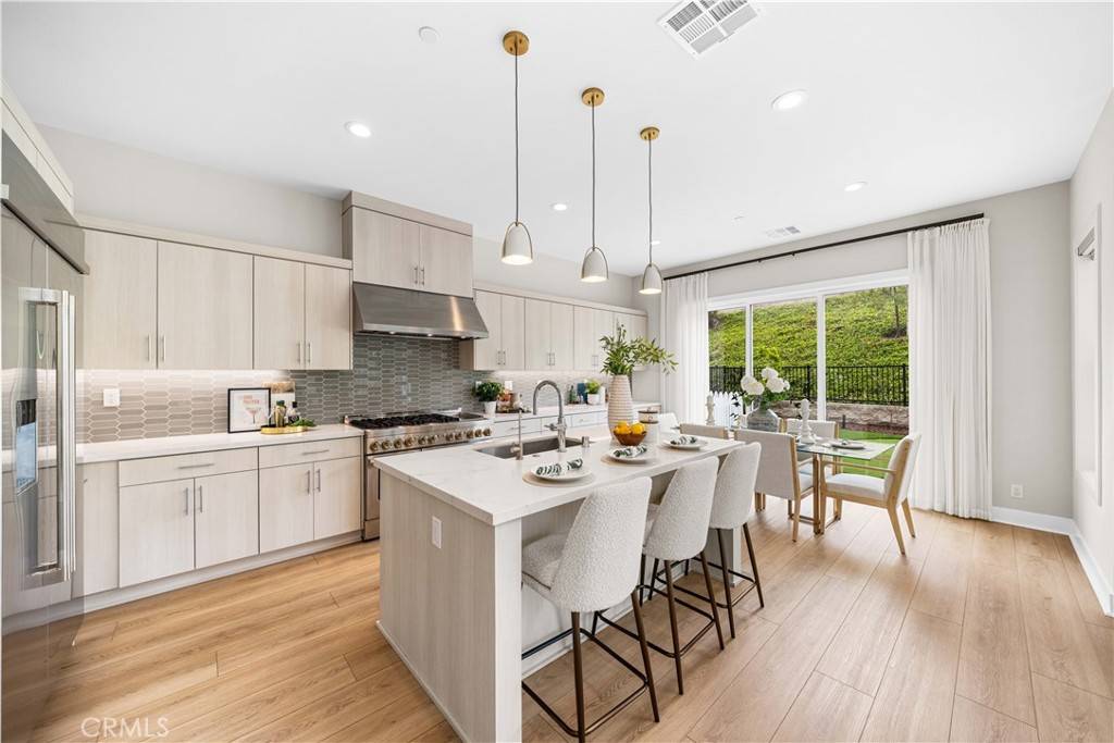 Lake Forest, CA 92630,281 Burwood