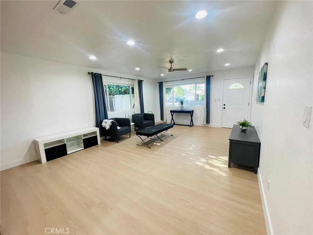 Fullerton, CA 92833,3502 W Flower AVE