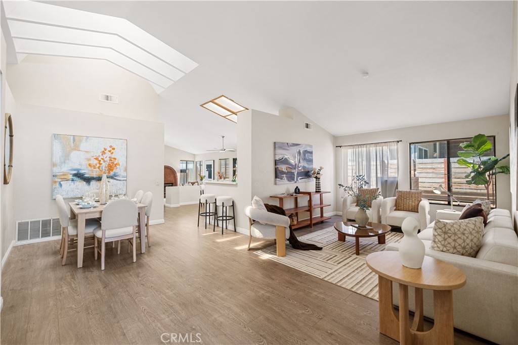 Corona, CA 92879,2988 Dartmouth CIR
