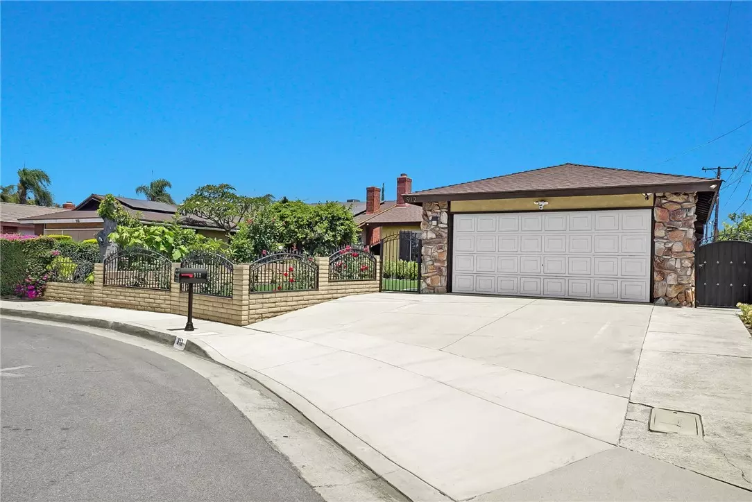 Montebello, CA 90640,912 Jacmar DR