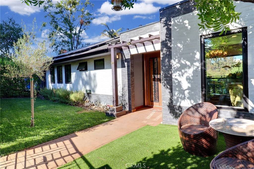 182 Denslow AVE, Los Angeles, CA 90049