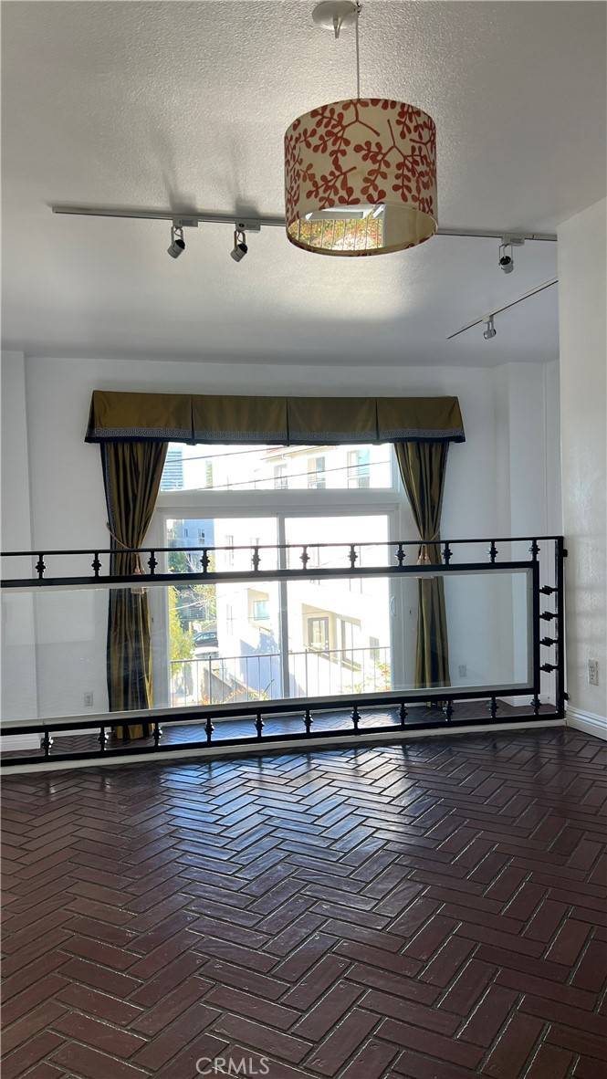 Los Angeles, CA 90024,1745 Selby AVE #5