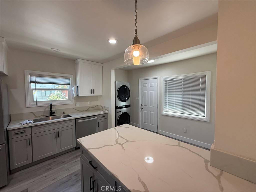Monrovia, CA 91016,220 S Mayflower AVE