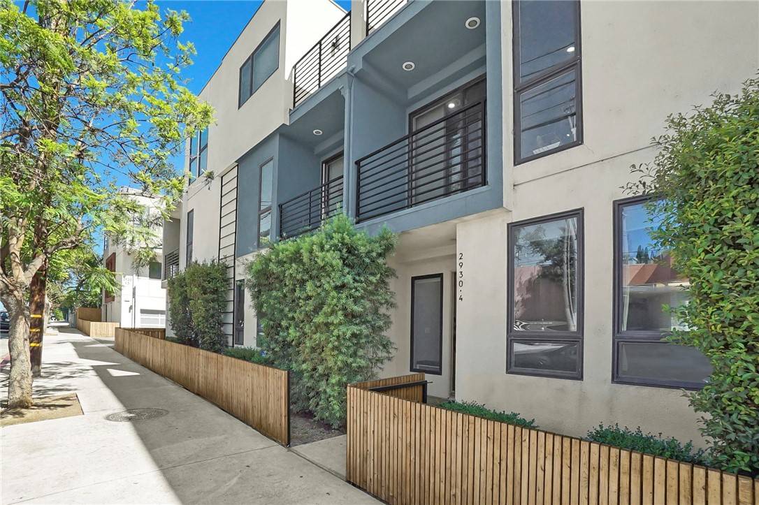 2930 Rowena AVE #4, Los Angeles, CA 90039