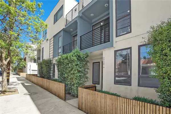 2930 Rowena AVE #4, Los Angeles, CA 90039
