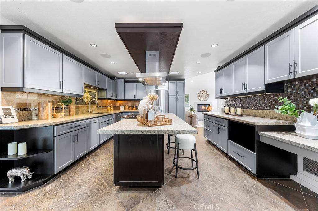 Walnut, CA 91789,686 Dapple Gray CIR