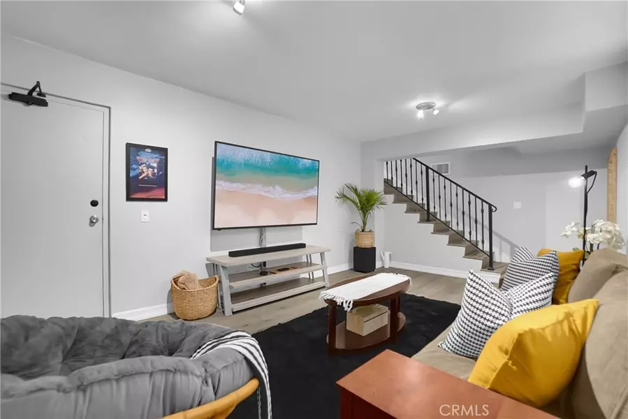 14634 Magnolia BLVD #4, Sherman Oaks, CA 91403