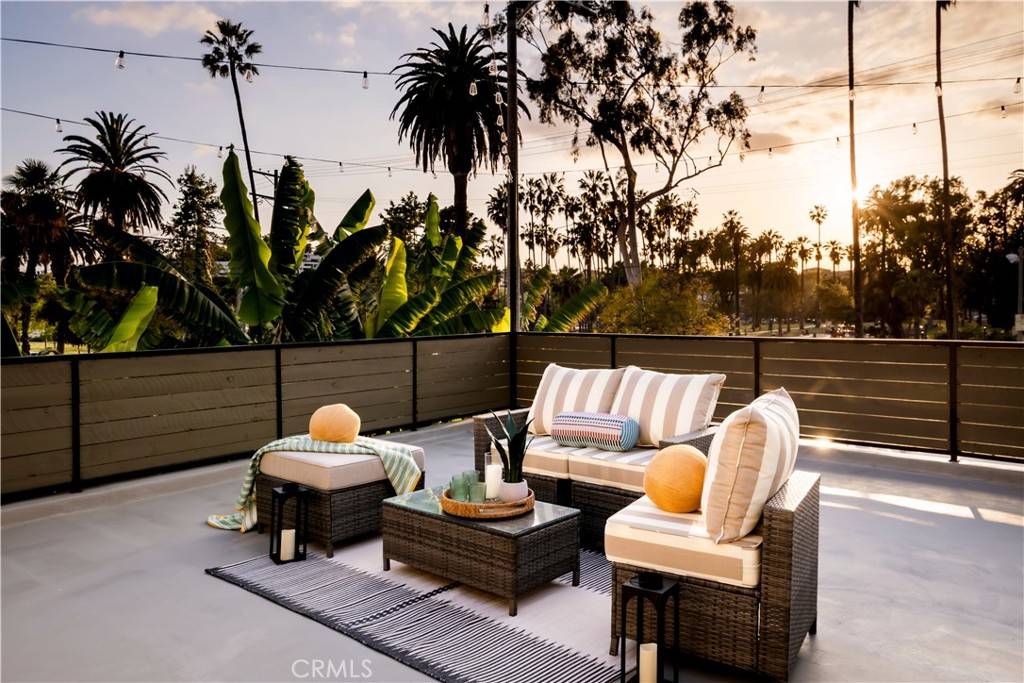 Los Angeles, CA 90026,1030 Echo Park AVE