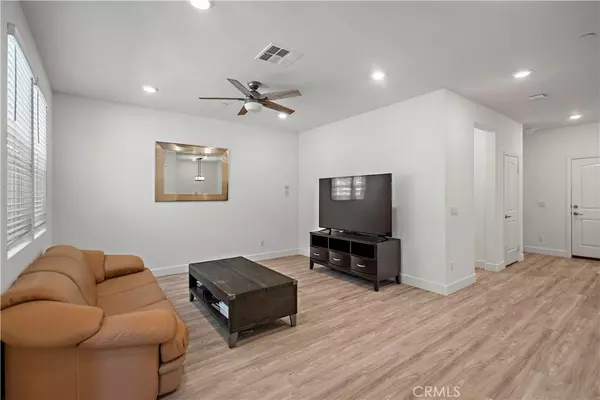 Eastvale, CA 92880,7118 Vernazza