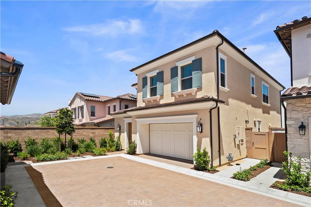 Irvine, CA 92618,107 Eversedge