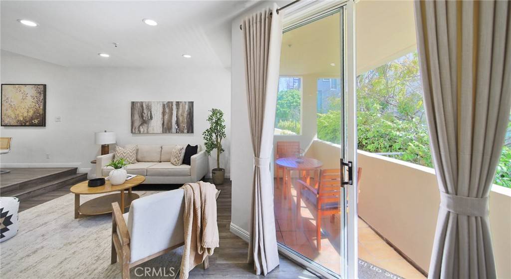 Venice, CA 90291,235 Main ST #118