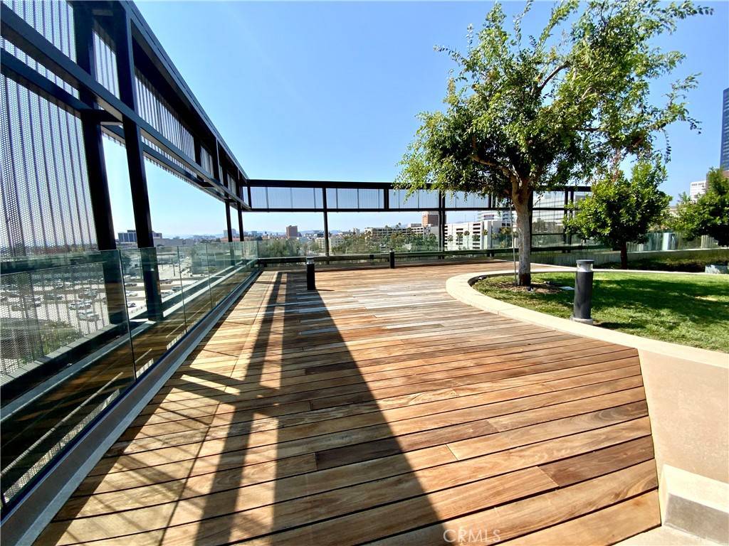 Los Angeles, CA 90017,889 Francisco ST #1105