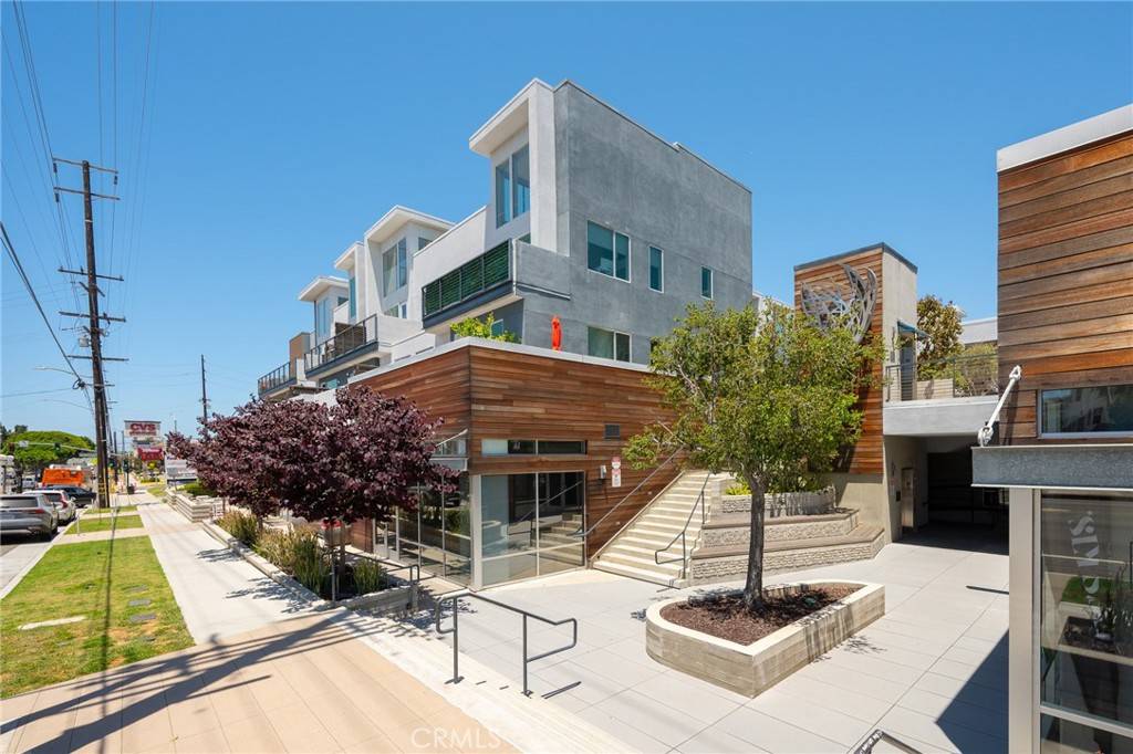 1920 S Pacific Coast #208, Redondo Beach, CA 90277