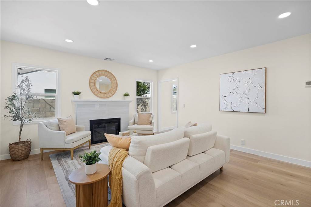 Altadena, CA 91001,587 Ventura ST