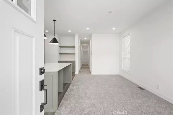 Glendora, CA 91740,732 E Route 66 #20