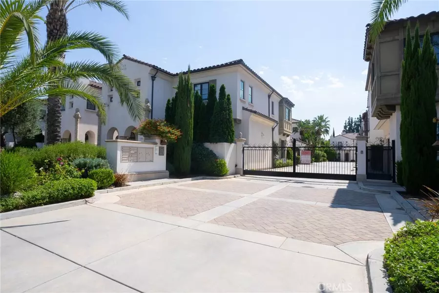 586 S 2nd AVE #B, Arcadia, CA 91006