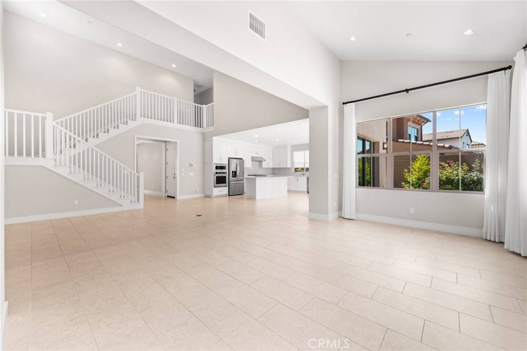 Irvine, CA 92602,231 Evaroad
