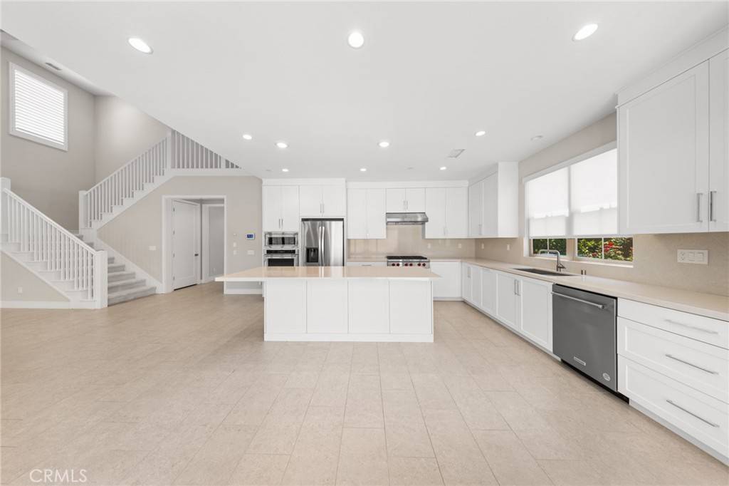 Irvine, CA 92602,231 Evaroad