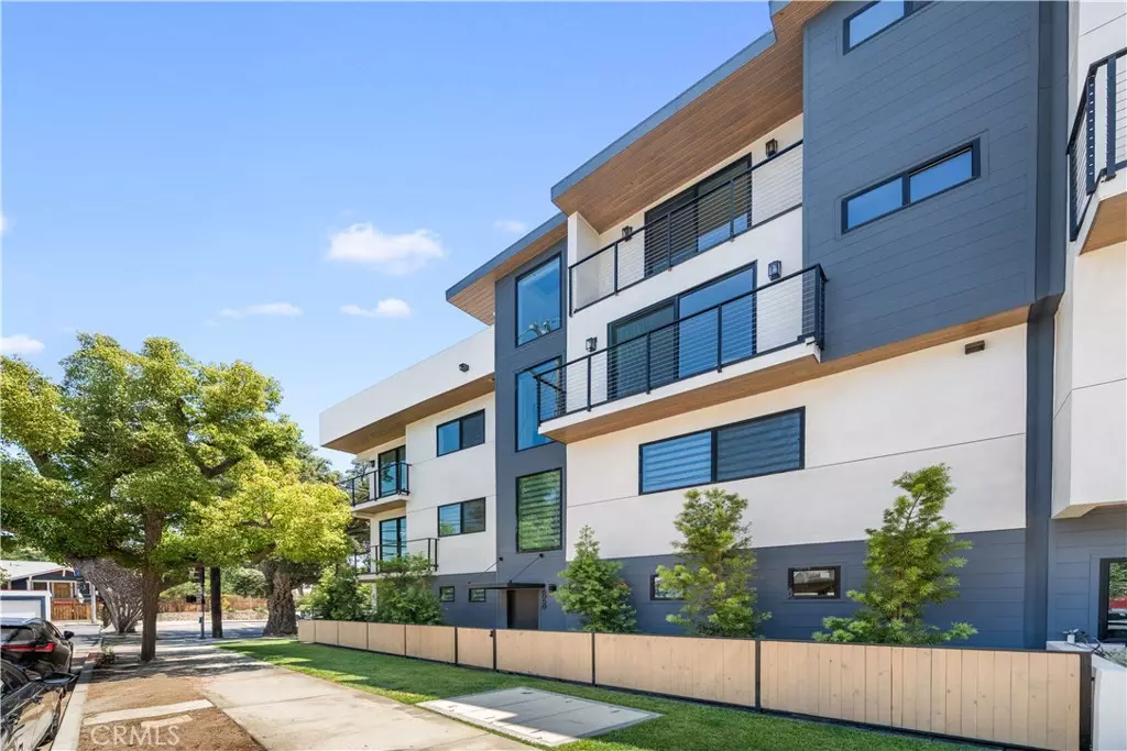 Los Angeles, CA 90042,6050 E Burwood AVE