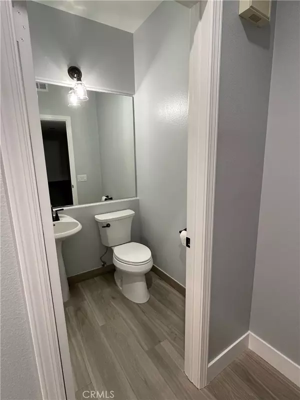 Irvine, CA 92606,107 Marinella Aisle
